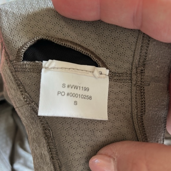 Vuori Elevation Racer Bra Size Small Grey Green - Picture 5 of 6